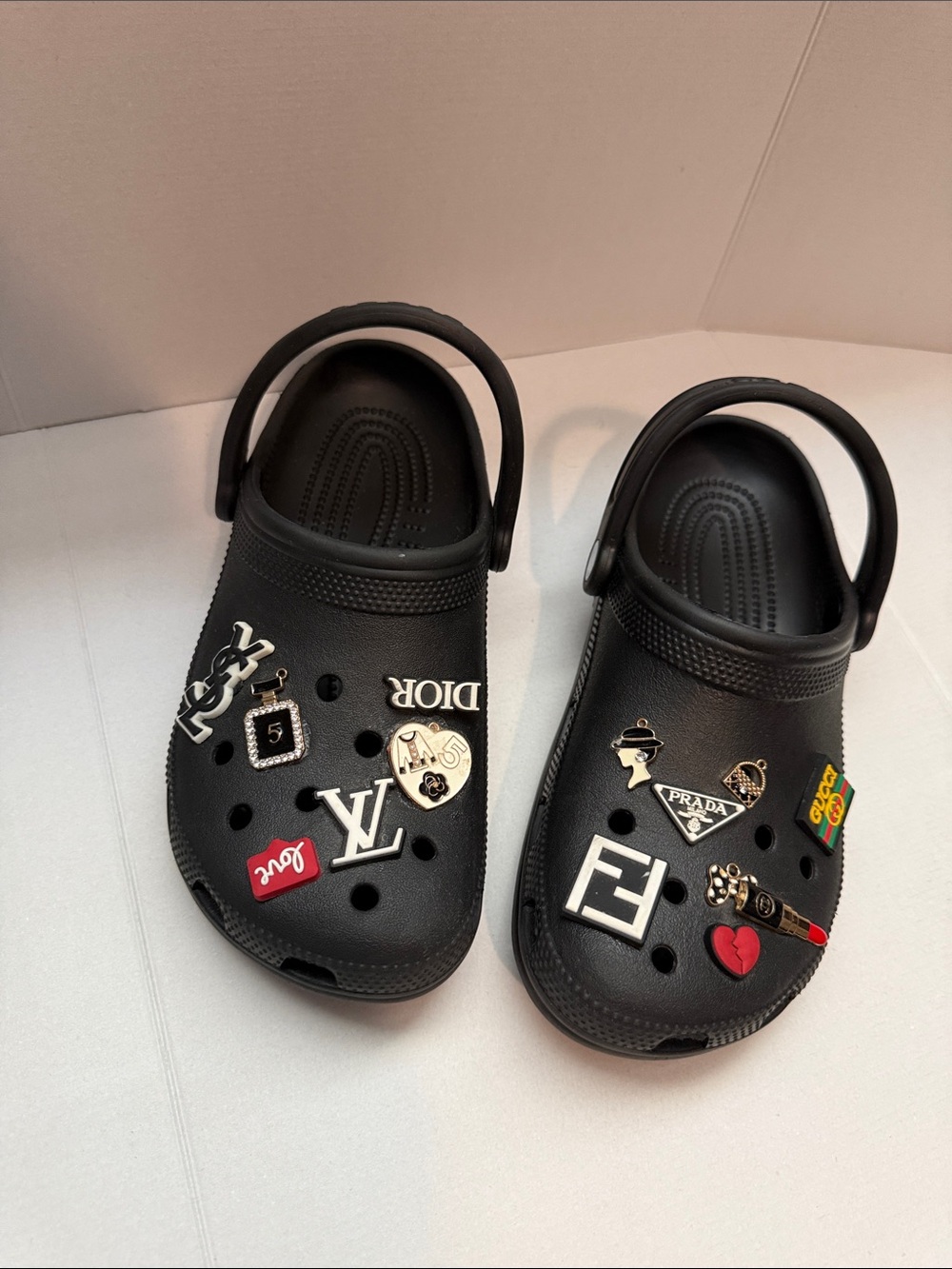 Crocs Classic Black Clogs w/ Designer-Inspired Shoe Charms Size M5/W7